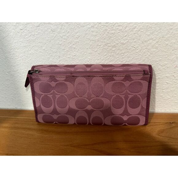 Coach Soho Pleated Lilac Jacquard Tri-fold Wallet EUC - Picture 3 of 9